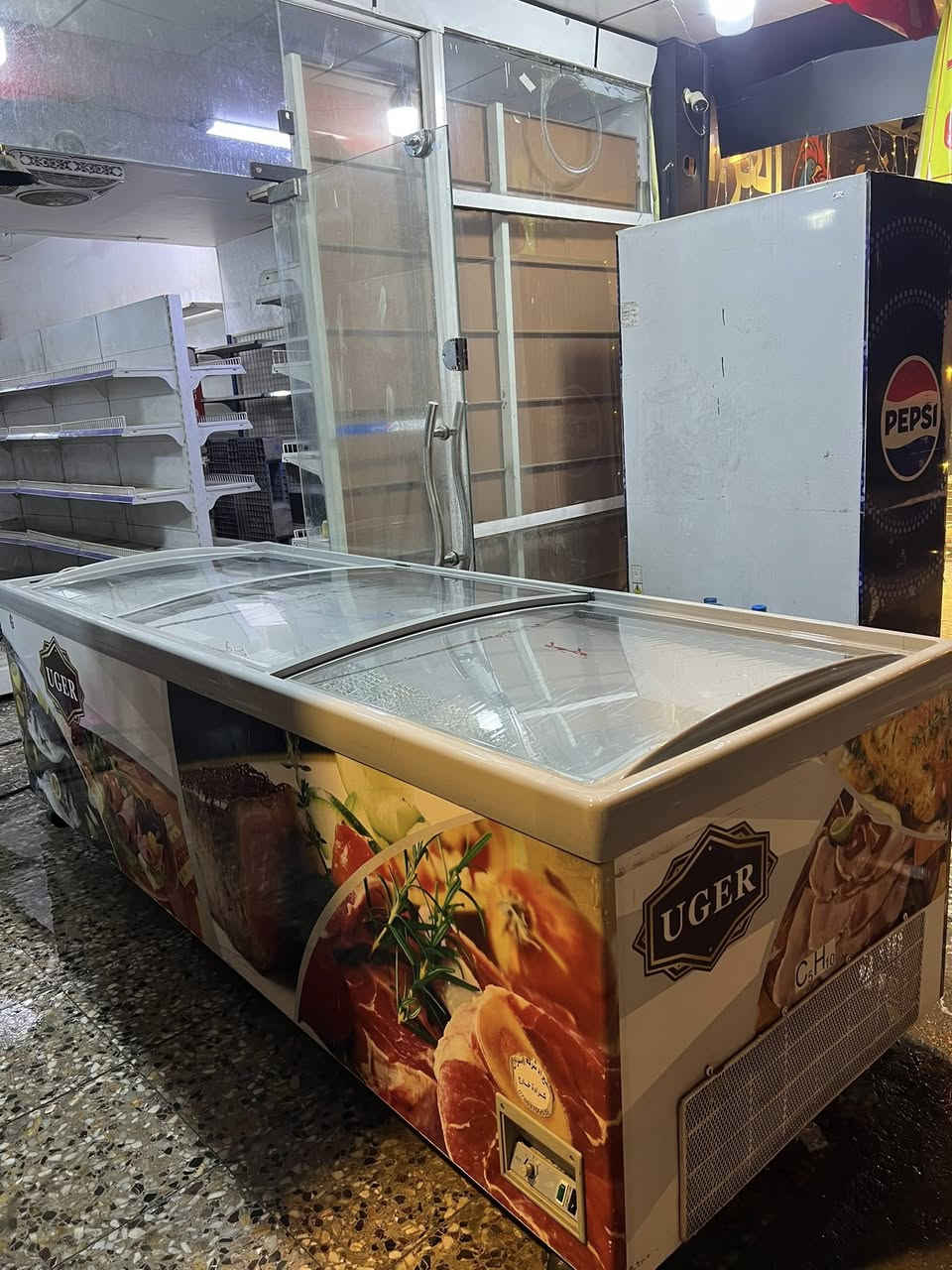 مجمدات للبيع.  المكان بغداد الدورة.  للأستفسار خاص او واتساب الرقم :  ***********
