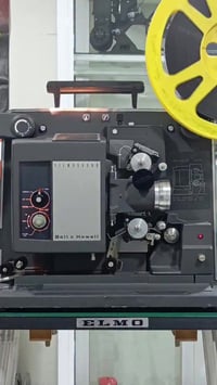 عارضة سينمائية ١٦ملم أمريكي للبيع سعر 200 ألف للتواصل 07723418911 يوجد...