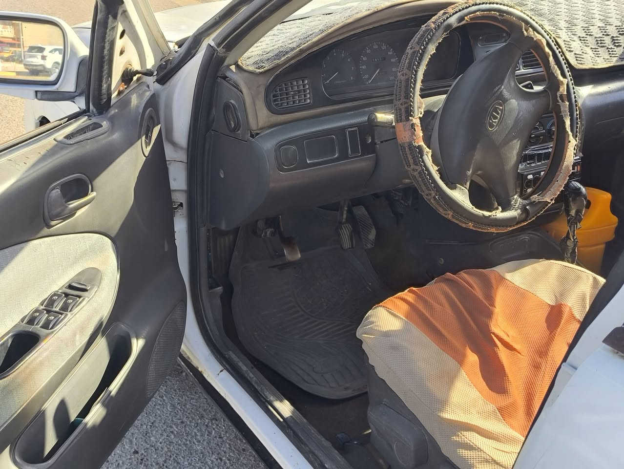 السلام عليكم 
 كيا سيفيه للبيع موديل 96
سيارة جاهزة كير مكينه كهربائيات كاملة
رقم بغداد دولي سنوية جديدة 
شرط التحويل 
سيارة سعرها 40 وبيها مجال
مكاني واسط الصويرة 
***********
