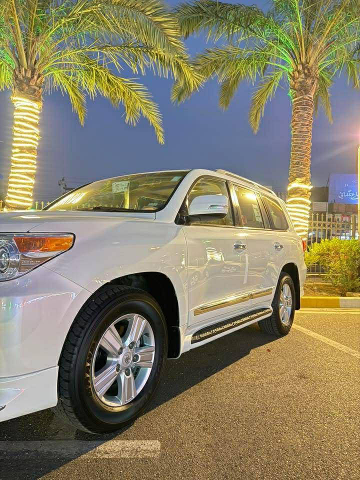 للبيع لاندكروز 2014 ساز SAS باب اول مكفولة كفاله عامه  سونار مرفق بل منشور معروفه مواصفات الساز السياره جديده بل عافية عل ياخذها ماشيه 84 الف  السياره رقم أربيل باسمي شرط التحويل  السياره جاهزه من تخم تاير صدر محرك وكير وضع شركة  السياره جديده بمعنى الكلمه احلى من الصور بهواي
السعر 405$$ورقه وبيها مجال للاستفسار اتصل *********** 
مكاني / بغداد البياع
