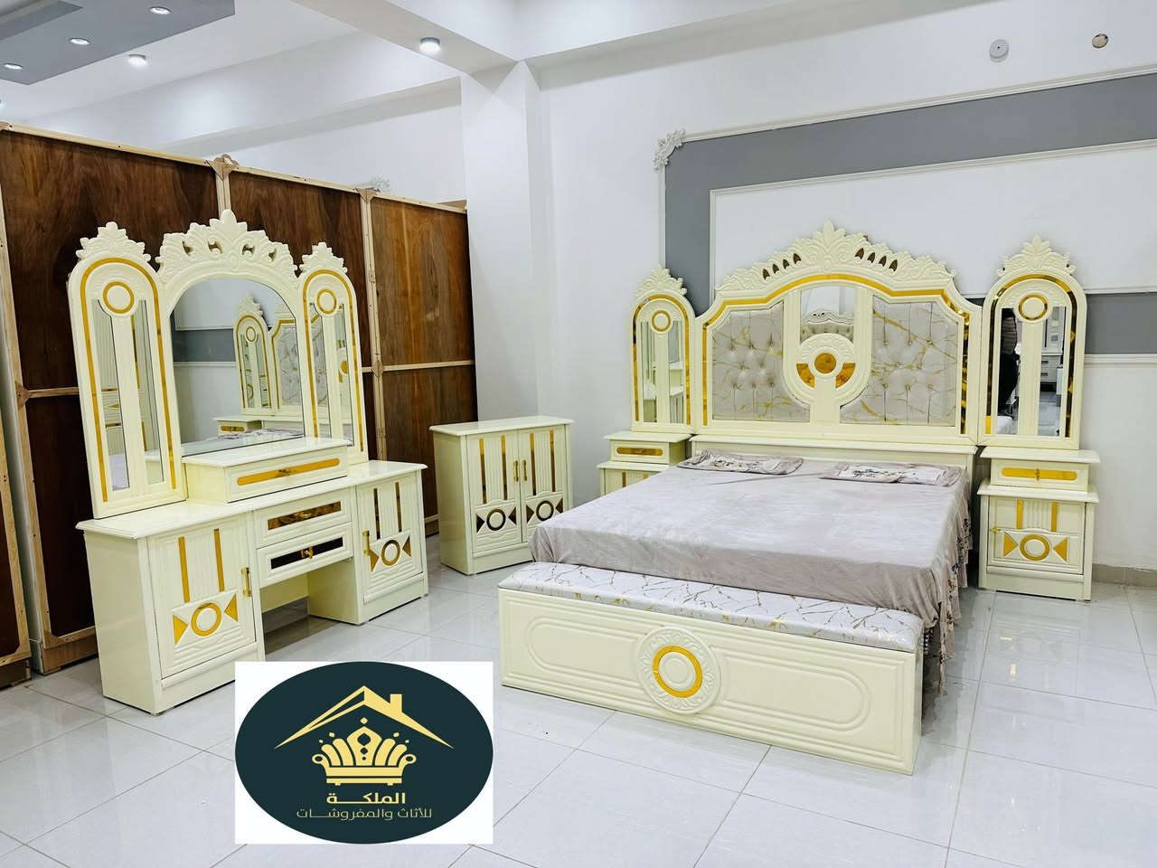 موديل النهرين 

السعر  مليونين و٥٥٠

  الون بيجي وتطعيم ذهبي

نجاره عراقيه ٪؜ ١٠٠ضمن وجبه الدرجه ممتازه ضمن وجبه موديلات الوان  

من انتاج شركه الملكه اللاثاث الرمادي زنكوره طريق القريه العصريه مقابيل محطه الهدى مجاور لمركز شرطة زنگوره 

الكنتور ٦ باب ملحق عرض الكنتور ٣٢٠ سم 

داخل الكنتور صاج طبيعي ٤ ملم

وجه الكنتور١١ ملم cnc   

ظهر جرجوبه شد براغي 

الارضيه الكنتور بلوك صاج ١٨ ملم 

زاويه ملابس ملحق بارتفاع الكنتور 

عرض زاويه ملابس ملحق بارتفاع الكنتور عرض ١٢٠ سم 

الكنتور وزاويه ملابس ضلع واحد ٤٤٠ سم

جربايه تصميم فاخر كومديات مفصوله كل كومدي يحتوي على باب ومجر 

مجرات سلايت سكك حديد 

ميز مرايا دبل باب و ٣ مجرات

 تصميم فاخر وحديث لوكنز مرتفع عن الارض 

كل مجرات سلايت  سكك حديد 

طابويه  جلوس هديه 

خدمه نقل وشد مجانا الى جميع محافظات

 العنوان الانبار الرمادي زنكورهً طريق القريه العصريه مقابيل محطه الهدى مجاور لمركز شرطة 

لحجز والاستفسار 

***********

***********
