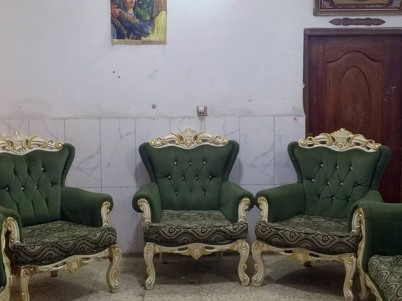 تخم زان تركي نظيف جدا تكمه 9مقاعد ب275الف وبي مجال المكان الوشاش *********** يوجد توصيل بكروة يوجد واتس اب
