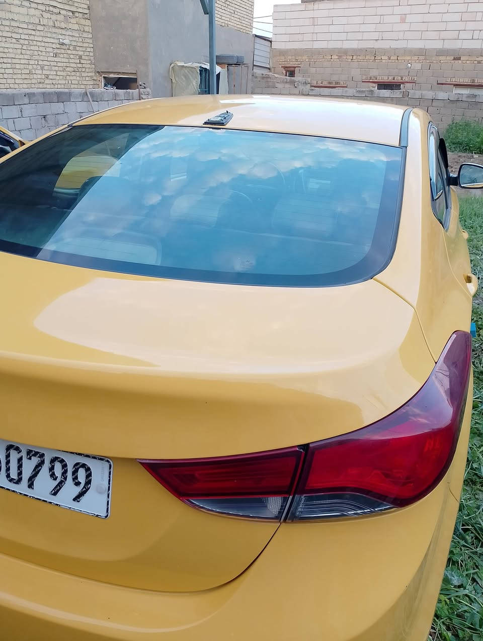 السلام عليكم النتره 15 امريكي حادث بنيد وشي قليل يم قبق البانزين سياره جديده وكامله مكينه 2000 مكفوله حداديه تخم تاير جديد فول عده البصمه رقم بغداد نكليزي مداور ثاني يوم  السعر 110 وبيه مجال الشراي مكاني ديوانيه اتصل ***********
