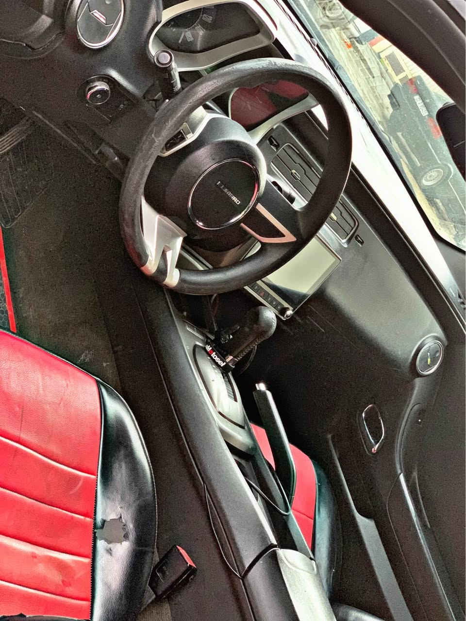 Camaro RS
مۆدێل ٢٠١١
6 پستۆن
پێشی کراوەتە ٢٠١٨
چوار تایەو ویلی لۆکی ٢٠ ی SS ی لە ژێرە
سەنەوی اسڵی پلاستیک تا ٢٧ تازەیە بەشەرتی حاسیبەو ئەولیات و ماڵی مەدەنی
بە شەرتی تحویل نایفرۆشم
کامل جاهیزە سەیارەکە نوقسانی تیا نیە 
گێڕ و مەکینە و کارەبایی هەمو گیانی بەشەرت 
پاش و پێشی کەپسە لێدراوی نیە
هایدرۆلیکی گێڕی تازە گۆڕاوە

٥٦ گەڵاو مەعامەلەیە برایانە موشتەری نیت مێشکمان مەیەرە ژان ڕجااائەن
سلێمانی
0771 053 8811

Admin 🌸 السليمانية, العراق
