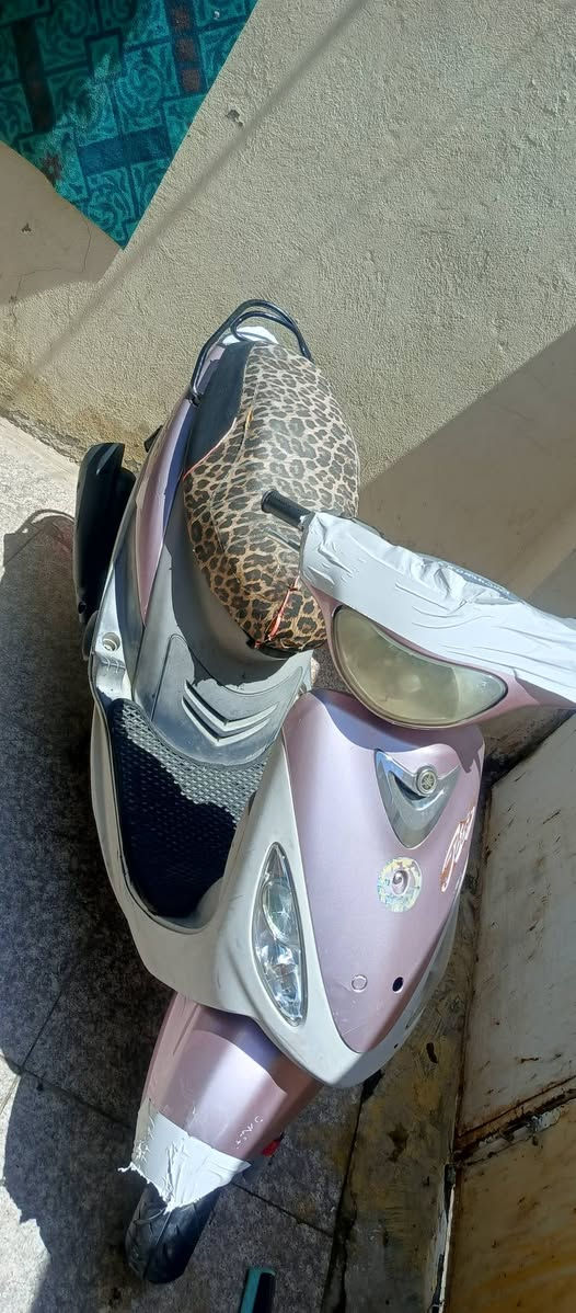 منغولي للبيع او مرواس باربع گير  مامفتوحه سلف دراجه ختم واحد وي المكينه عوزها ترتيبات بسيطه 750 وبيه مجال الشراي *********** ديوانيه
