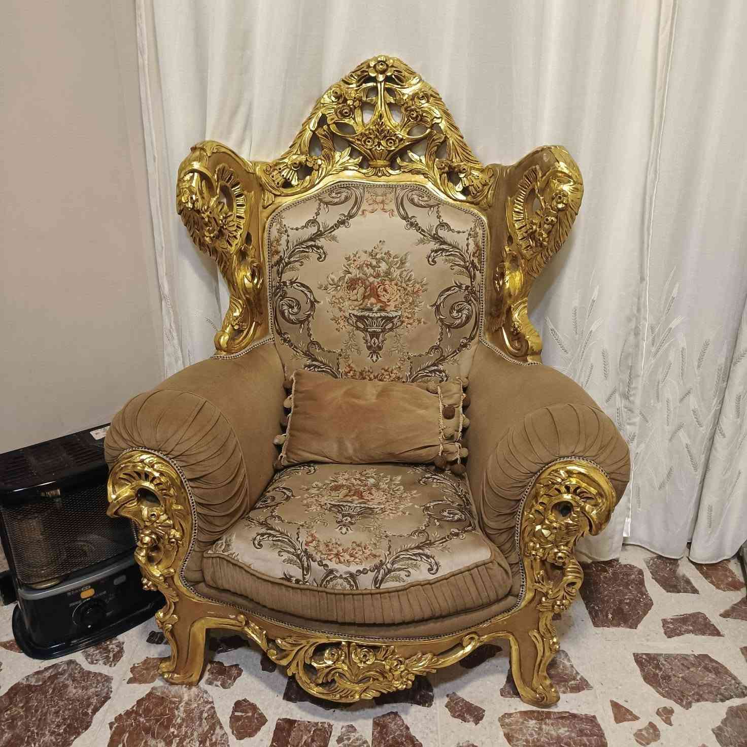 سلام عليكم تخم مصري مالكي البيع تخم ونص نضيف كلش 
بغداد مدينة الصدر سعر مليون ونص رقم ***********
