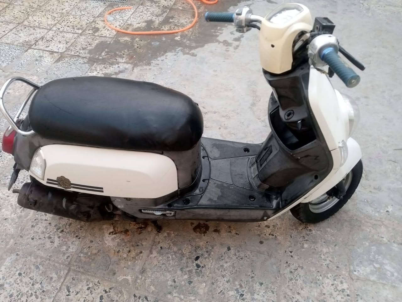 بوليس بوشه 50 مفتوح جاهزة كله شغال سعر 550 وبيها مجال خادم*********** راسلني على الواتساب هذا الرقم
