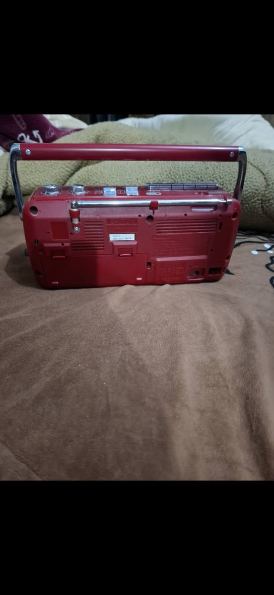 مسجل راديو بانسونك نظيف جدا السعر ٥٠ الف الاتصال ***********
