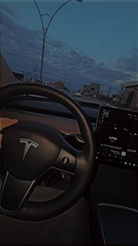 تسلا مودل 3 للبيع او المراوس موديل 2023 وارد امريكي بيها قطعتين صبغ  ا...