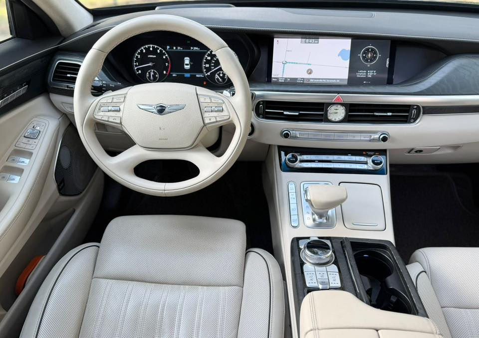 ‏(Genesis .G90 )
موديل : 2022 
ماشية : 49 الف 
المواصفات 
فتحة 
بصمة 
بصمة ابواب 
شاشة 
شاشات خلفية 
كاميرات 360 درجة 
رادارات 
تحديد مسار 
قيادة ذاتية 
داتا شو 
توقف ذاتي عند الاقتراب 
كشنات جلد 
كشنات كهرباء 
كشنات الخلفية VIP
كشنات تدفئة + تبريد 
ذاكرة خزن ميموري 
صاجات 
شاحن موبايل 
 5 برات كهرباء
حساسات امامية + خلفية 
ماوس 
سستم صوت سماعات 
قطعتين تبريد 
التنته كنتارة 
تحكم ستيرن جهتين 
كروز سرعة 
شفتات ستيرن 
ستيرن كهرباء 
ستيرن هيتر 
مري شفط كهرباء 
اشاير بالمري 
ترحيب 
الصندوك كهرباء 
ويل كب كروم 
دبل كزوز 
لايت زنون 
لد امامي 
بك لايت لد 
المكينة 8 سلندر 5000 
(رقم بغداد الجديد مشروع وطني بأسمي)
الحادث : جاملغ امامي مفتوح فقط نفس الون بدون صبغ بدون ايرباك . السيارة بيها باب خلفية فقط دبل كود . 
السعر اتصل وتدلل على الرقم ***********
عنوان السياره المنصور
