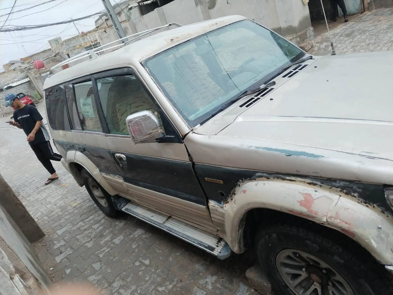 السلام عليكم للبيع او مراوس سياره باجيرو موديل 1993مكينه ستارك كاز سياره كير مكينه حداديه مكفولات مكان نجف لشراي تصال عل رقم ***********
