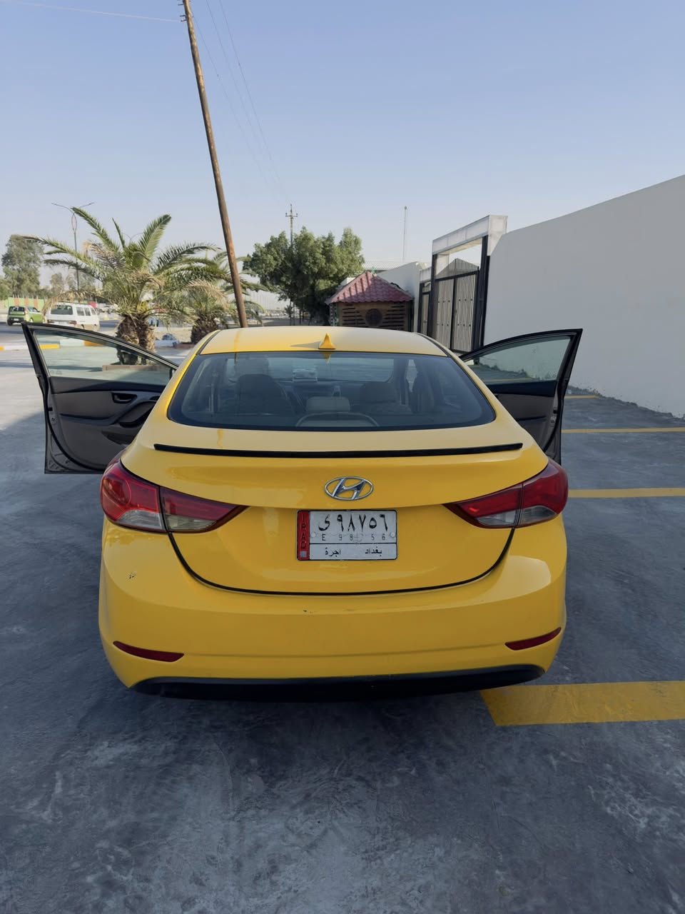 السلام عليكم ورحمة الله وبركاته رمضان كريم ع الجميع يارب 

للبيع 

النترا 2014 وارد امريكي 

محرك 1800 دوش ممفتوح 

حادثها كما موضح بالصور دعامية وشوية من البنيد لا ايرباك ولا تبديل 

مواصفات 
كامرة خلفية بلاد 
شاشة 
تحكمات فول 
السيارة جدييدة كلشش ونواقصها بس صدرها الخلفي ينرادله ادامه شوية 
تجي تشوفها وتكلبها وتشلع عيوني وتحويل شوكت ماتحب 
مكاني مدينة الصدر
سعرها 105 وبيها مجال ان شاء الله 

***********
