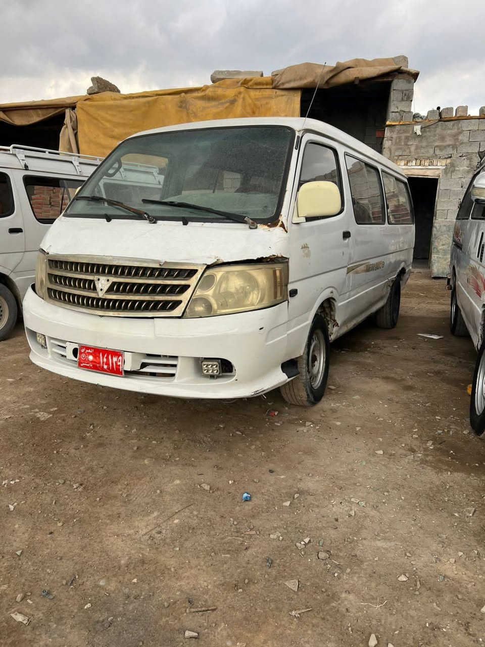 السلام عليكم سياره فتون للبيع جير ومكينه واكسن خير من الله هذا قشر سياره رقم احمر صدامي ابيعكم حديد تكفلك بس عشائر مكان بغداد السعر 17 شراي خير يدلل ***********
