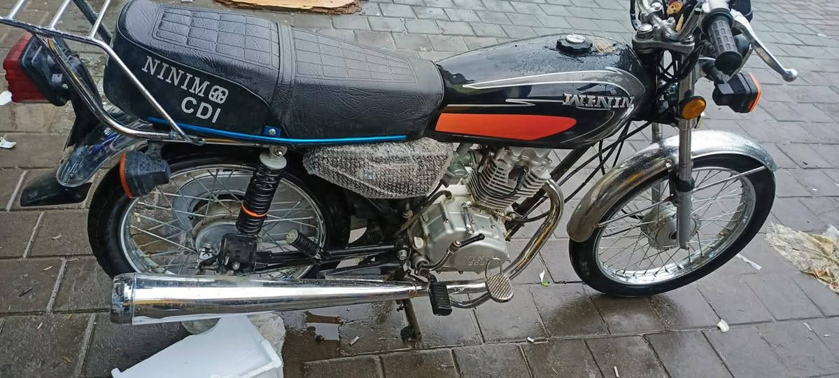 نامه موديل. 26جديدة لك اوراق كامله السعر 575جوة السوك السكن بغداد حي طارق قرب البانزين خانه ***********
