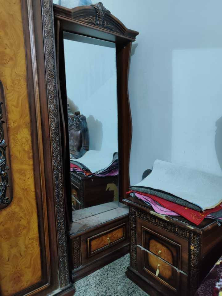 غرفة نوم ماليزي جديدة غير مستخدمة فقط منصبيها وعايفيها غرفة كاملة مع ملحقاتها جرباية و2 كومدي وكنتور وميز مراية وزاوية 
زولية تركية قياس  4×6 اخت الجديده نظيفة جدا 
عنوان نجف حي الفرات شارع الاحزام الاخضر 
للاستفسار خاص او بلتعليقات


**إذا كنت صاحب هذا الإعلان وتريد حذفه لأي سبب، رجاءا أرسل رسالة إلى الدعم الفني**