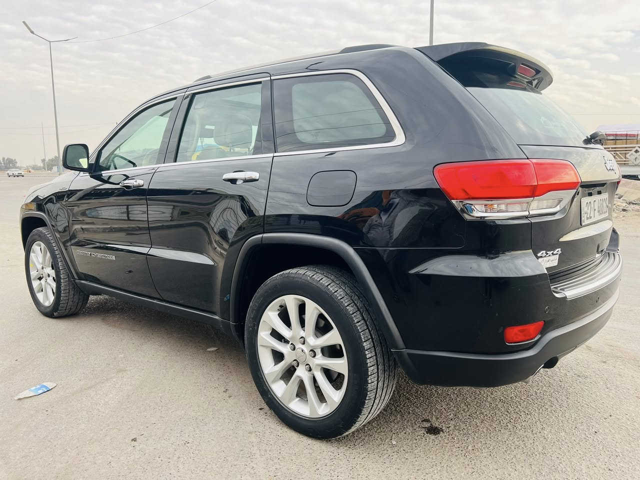 جيب لمتدد خليجي فول موصفات 
مكفوله كفاله عامه موديل 2017
محرك 3600 
ماشيه 70 mi
رقم اربيل بسمي هزه جديده 
سنويه 28 
السعر 260 وبل عافيه ع ياخذه 
مكاني بغداد
هاتف ***********
غير متواجد ع فيس
