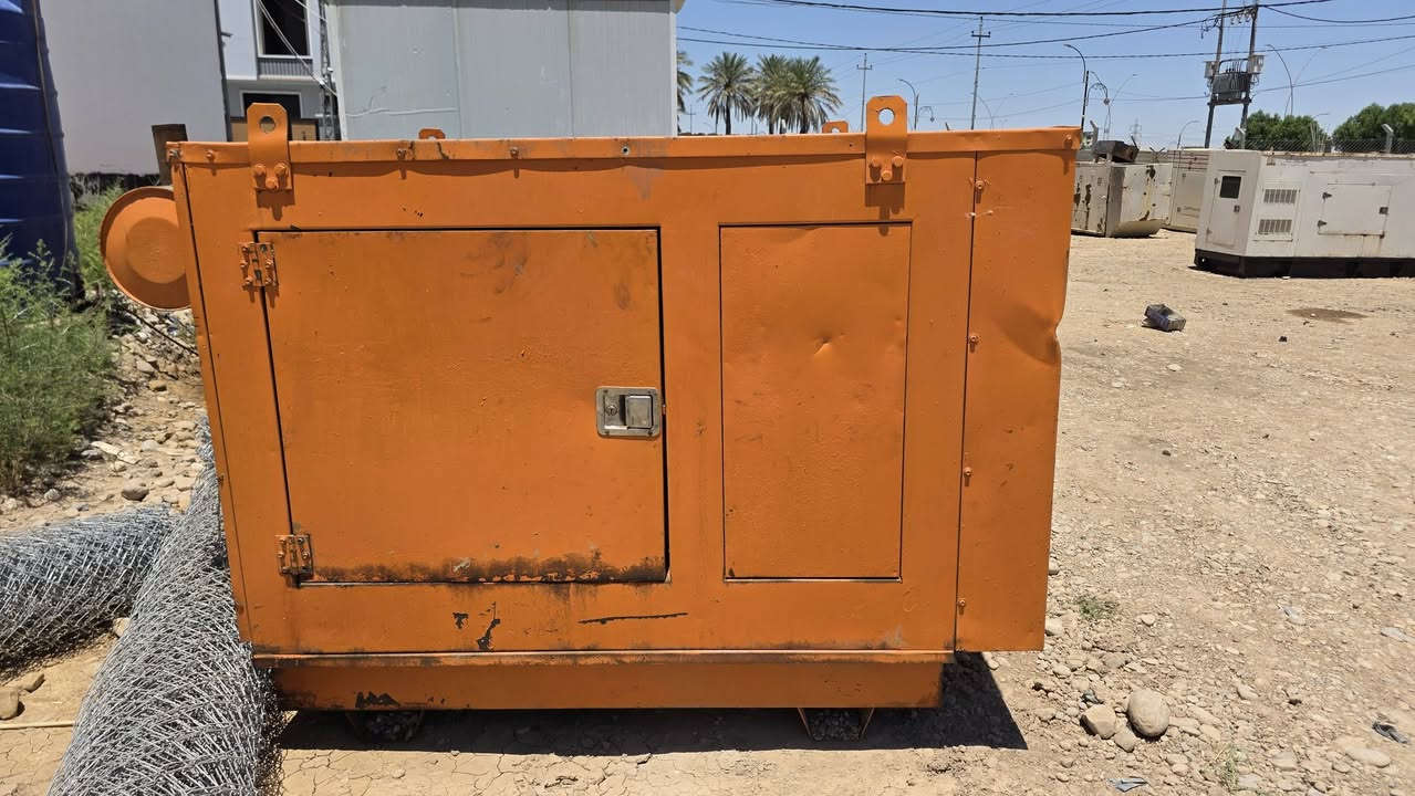 للبيع مولد 30 KVA (بيركنز أصلي) 
• ​نوع المحرك: بيركنز (Perkins).
• ​القدرة: 30 KVA.
• ​الحالة: نظيف جداً (كاتم للصوت).
• ​الموقع: الكوت ( يوجد توصيل )
• ​الفحص: شغال وجاهز .
• للاتصال ***********
