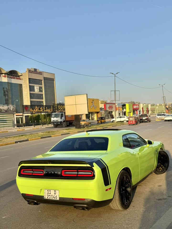 جالنجر هيلكات جلبريك 2023 لاست كول
غنيه عن التعريف 717 حصان🐎 طياره ارضيه السياره كلش جديده والوحيده بلعراق🥇للبيع فقط 
لون مميز تفاحي 🍏🍏
ممشى السياره 7 الاف مايل بعدها زيرو
وارد امريكي مستوردها ع ايدي واستخدام شخصي دخول جديد 3 قطع صبغ بنيد وجاملغ وباب صفحه صدر 

السياره مغلفه ppf من امريكا 
فول مواصفات للاخير سلايد كشنات جلد تدفئه تبريد تفدئه ستيرن رادرات جانبيه 
سستم هارمن كاردن
السياره ستوك ع وضع شركه حته اكزوز ما مبدل كله وكاله ع وضع شركه بدون برمجة بدون اي تعديل حداديه صدر كير مكينه كفالة عامه بشرط
كل التصليح والقطع المبدله تفصيخ + شركه مابيها اي قطعه تجاريه مناقصها اي شي 

5 انظمة قياده بيها
١-TRACK نظام حلبة مطارح 
٢-SPORT درفت واستعراض حر
٣-Custom نظام انت تخلي اعدادتك للسياره
٤-Auto نظام سايقة طبيعيه
٥-echo نظام اقتصادي
دبلات تفاعليه ويه كل نضام 

السعر 425 وبيها مجال
 للاتصال ***********
