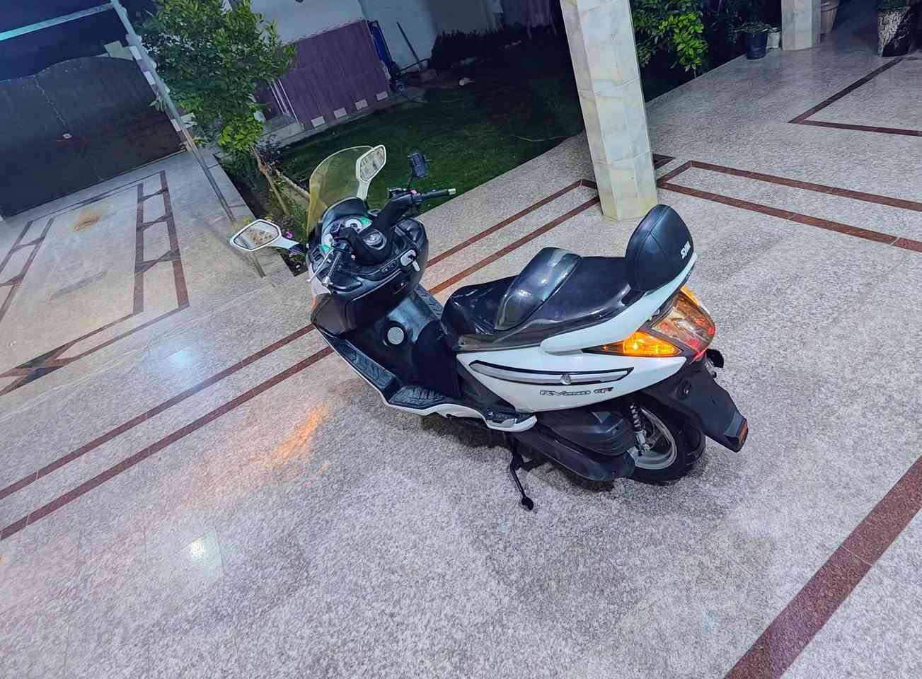 دراجة sym ياباني  مكينة 250 دراجة مال حاوية
بعدها جديدة كهربائيات كلها شغالة محرك شلعة خير من الله السعر 12 ورقة 

وبيها مجال المكان الرمادي الاستفسار الاتصال علا *********** او مراوس حسب القناعة
