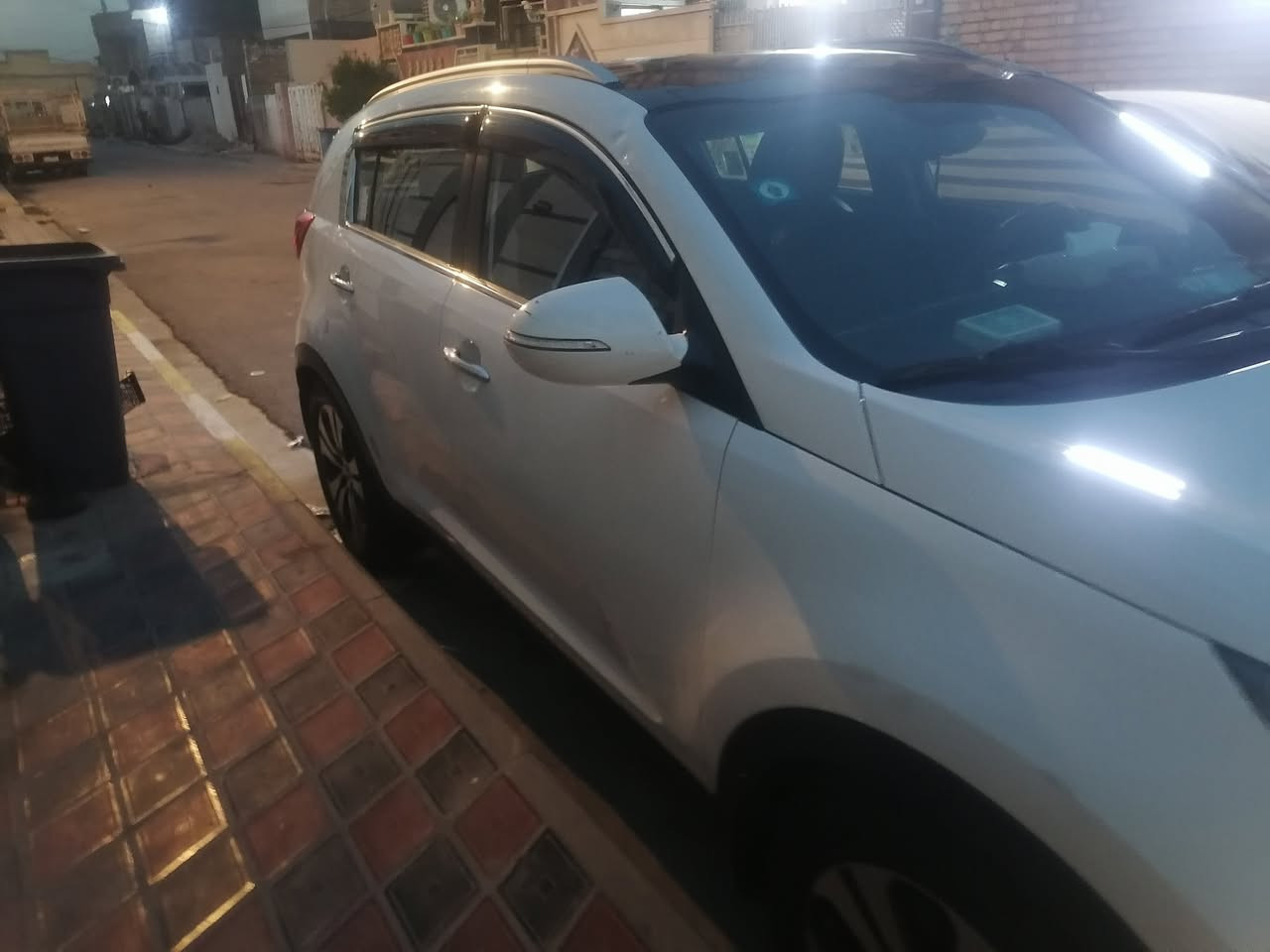 كيا سبورتج خليجي للبيع او مراوس موديل ٢٠١٢ فول مواصفات بدون حادث 
تحكم استيرن
 مري شفط
 حساسات
 بصمه تشغيل
 بانوراما 
منظومة كامرات امامي خلفي
تدفئة تبريد 
صدر جديد 

للاتصال ***********
