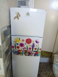 ثلاجة • نضيفه • شغاله