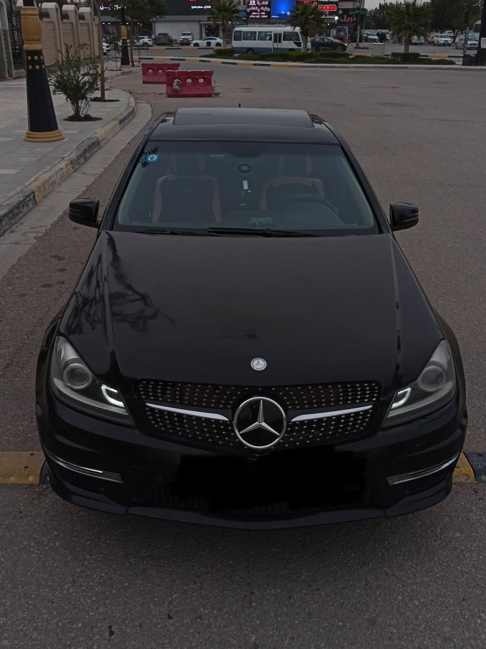 Mercedes C300 2012  سلام عليكم مارسدس للبيع أو مراوس

وارد امريكي ضررها بسيط كلش 
صبغ 3 قطع فقط بدون دواخل 
المواصفات فول 1/1 : 
- محرك 3000 عقل الفوك المرغوب
- فتحة سقف SunRoof 
- شاشة وسائط و شاشة معلومات
- كاميرا خلفية
- 
 ستيرن تبترونك
- كشنات جلد تحكم كهرباء
- كشنات خزن Memory
- كشنات تدفئة 
- تبريد قطعتين منفصل
- اشارة بالمري 
- ستيرن تحكم كهرباء

- ماوس تحكم شاشة
- سستم صوت هارمن HarmanKardon
- ثلاث وضعيات قيادة Sport
رقم دولي بغداد مميز بسمي هزه جديده سنويه 28 
 
 التبريد ثلج
السعر 138 ورقه بيها مجال 
عنواني كربلاء ***********
