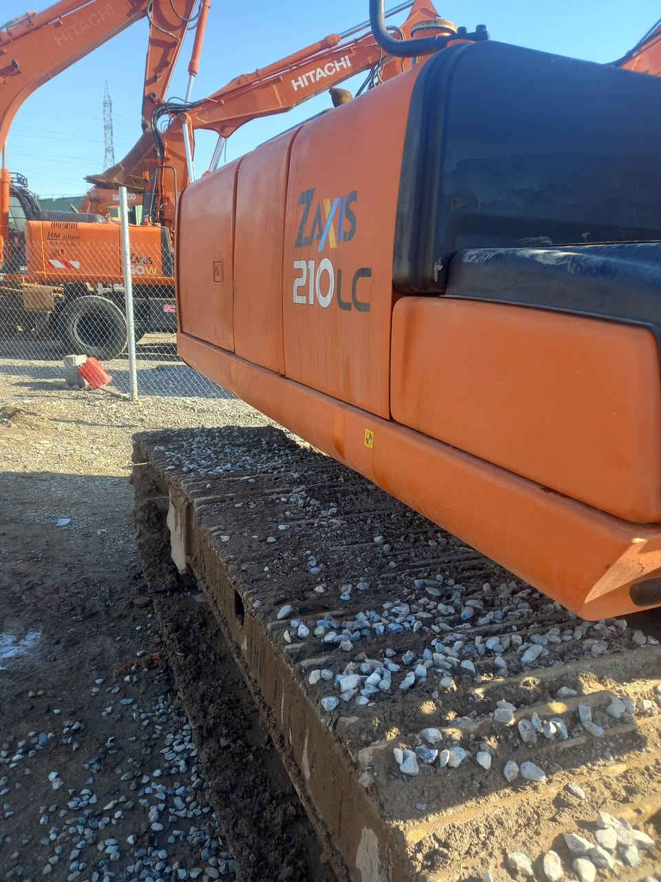 حفارة للبيع هتاشي زت عادي بم ونزل ال سي ٨ رولات تسيس جك ابلادي جاهزه من كل شي نضيفه مكفولاه حجم ٢١٠ رقم سلمانيه تحويل موباشر موديل ٢٠٠٣ ماكان الحفاره في اربيل موبايل***********
