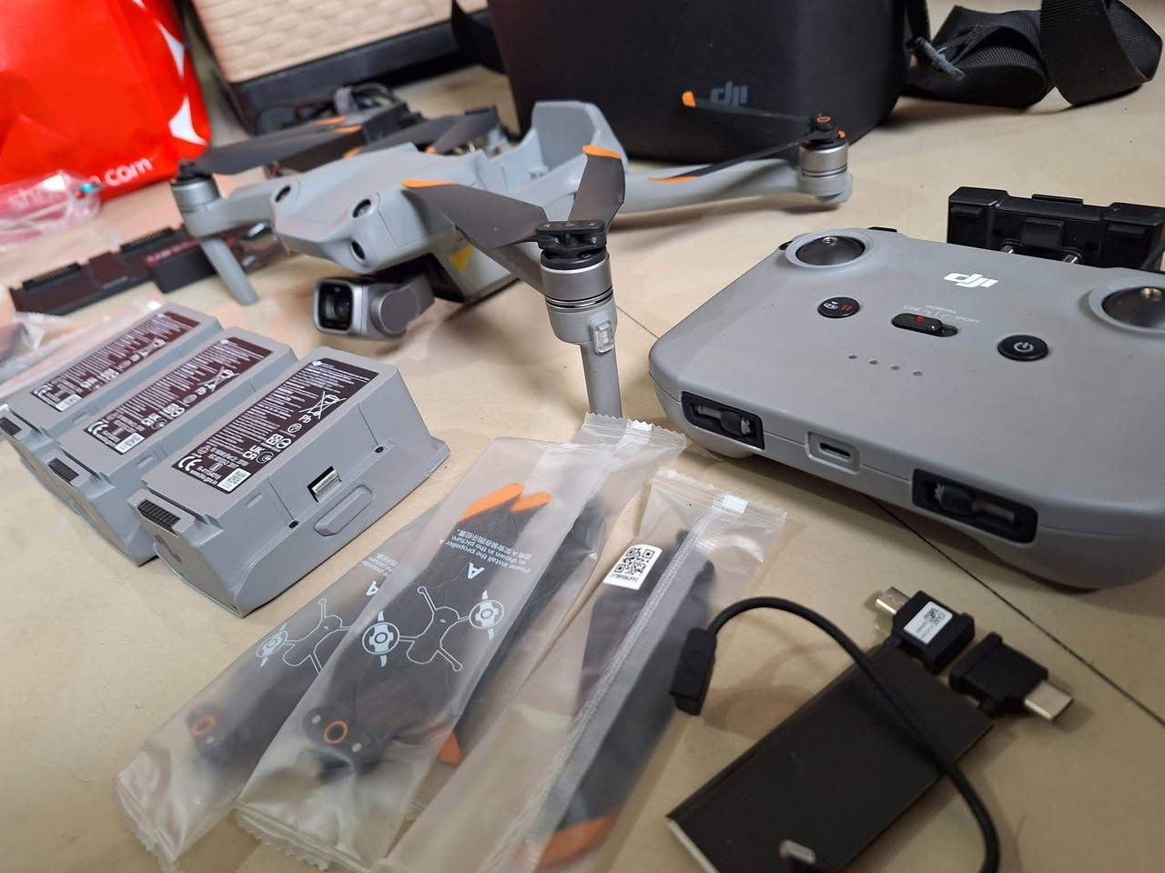 طيارة تصوير درون جديد بلجيس للبيع

اير تو اس كومبو 
DJI AIR 2s Combo

مواصفات معروفة فووول

تصوير 8K سنسور واحد انچ
مدى 12 كيلو ارتفاع 500
تتبع سيارات واشخاص
حساسات اصطدام من كل الجهات
مواصفات متخلص …..

ملحقات كاملة كومبو بطاريات وريش وعدسات وشاحنه ثلاثية وجنطة بغداد, العراق


**إذا كنت صاحب هذا الإعلان وتريد حذفه لأي سبب، رجاءا أرسل رسالة إلى الدعم الفني**