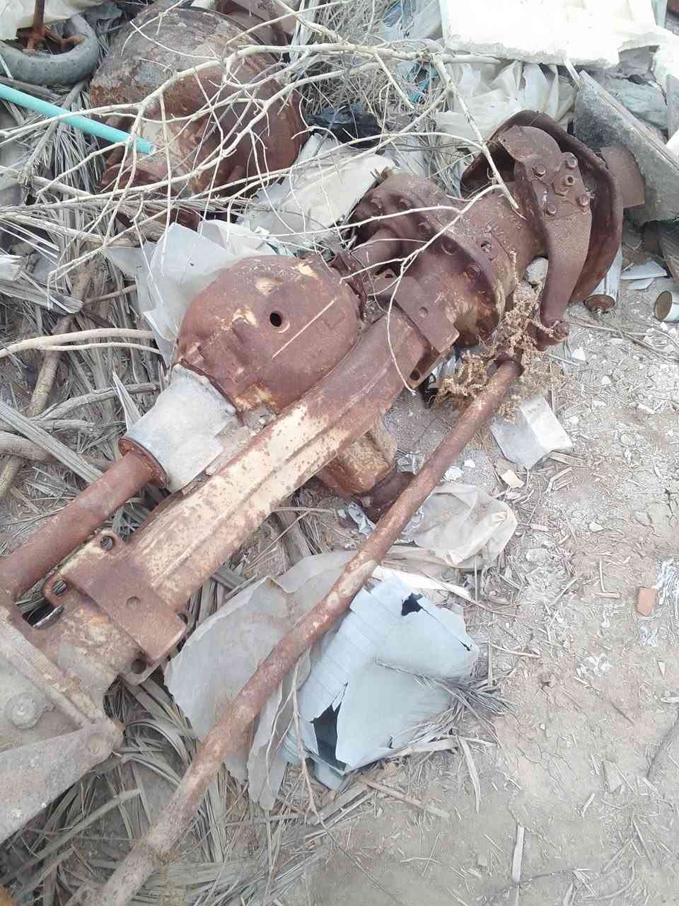 سلام عليكم ورحمة الله وبركاته  يوجد اكسل امامي عدد 2
(تحوير مال عنتر) واكسل خلفي واحد

***********واتساب
