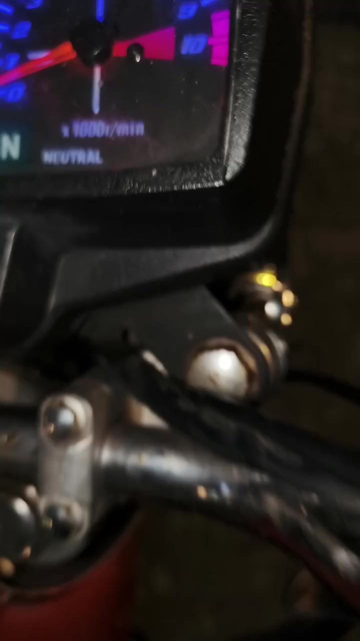 سلام عليكم ايراني ادوات مكفوله من السرقة محرك رابيدو دراجه معدل وشلعه كامله مكمله عينه لايت بكلايت كشن جديد دبلات خلفي أمامي دراجه ما عوزه شي سعره 400 وانا بخدمت الشراي مكاني بصره مركز رقم ***********
