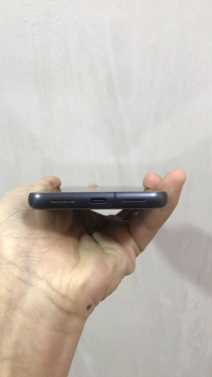 كوكل بسكل 8
ذاكرة 128 رام 8
معالج Tensor G3
شاشة OLED 120 HZ
جهاز نظافة 90 بالمية
ملحقاته كيبل type-c تو type-c وكفر شفاف
السعر 300 الف
مكاني بغداد مدينة الصدر تواصل خاص او اتصال او تساب
***********
