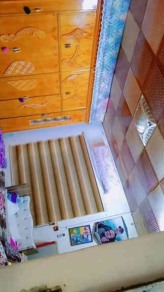 بيت للبيع في الكوت حي الجوادين مساحته 300 بي  ثلاث غرف نوم وتحتوي احد الغرف على حمام داخلي ويحتويي البيت على استقبال صاله  مطبخ حمام صحيات طرمه كبيره حديقه وترك مساحته الغرف 4×5
مطبخ 4×5
مساحته الاستقبال 6×4
مساحه الصاله 9×5
؛واجهيه البيت 10
سعر البيت 55 وبي مجال الاتصال على هاذ الرقم ***********
***********
