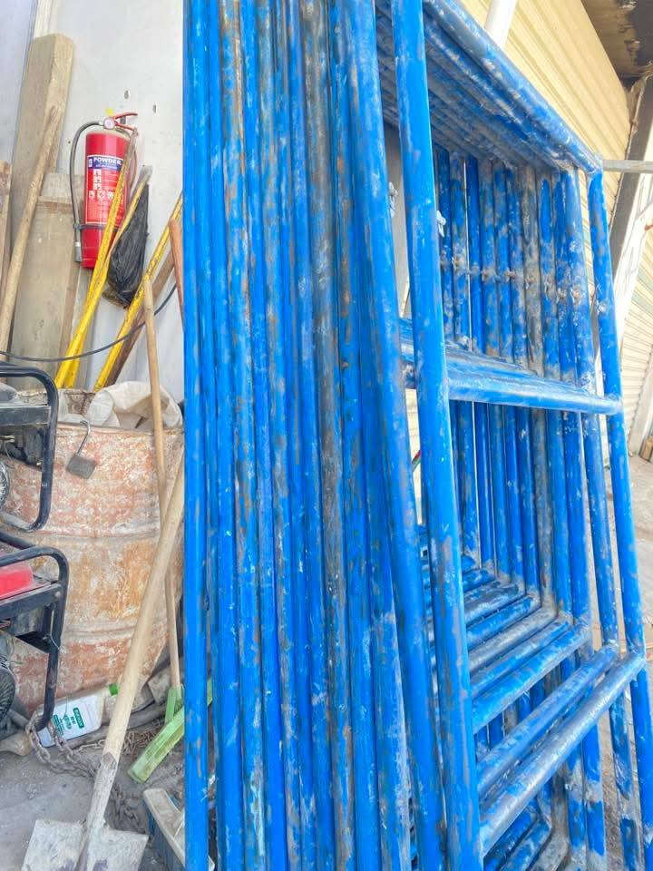 البيع قفاصه العدد ٤٠ القفص الواحد ب٦٠ وبي مجال التواصل ***********
