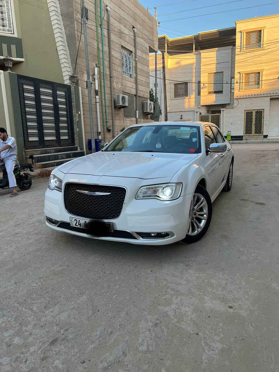 السلام عليكم 
للبيع اوبامه مديل 2016 اصل
كندي كلين تايتل 
سياره كفاله من فتح من ضربه ومن صبغ 
فقط الموضح بالصوره بارد بيهه. والباقي كفاله. 
سياره جديده معنى الكلمه 
مواصفات السياره ليمتد 
محرك 3600
شاشه كبيره 
كامره خلفيه
كشنات جلد 
كشنات كهرباء. تدفئه تبريد
فتحه بنراما 
ويل 18
ماشيه 153
عداد 260
تشغيل عن بعد
سبير مانازل 
وباقي المواصفات المعروفه 
رقم دهوك. الجديد سنويه ال31
مكاني بصره شط العرب 
رقم التلفون ***********
مارد ع فيس لحد يراسل ع فيس العباس عليه ليراسل
