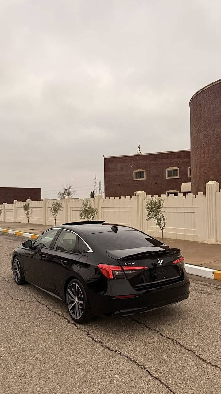 بسم الله ، انظف وارخص هوندا سيفيك
وبسعر مناسب 140 وبيها مجال ان شاءالله 
***********

CIVIC 2022 TOURING
وارد كندي  
رقم اربيل بأسمي 
عداد المسافة :-22 ml
حجم المحرك :- 1.5 Turbo 
السياره جاهزه وبعدها جديدة مماشية هواي
حادثها خشم البنيد فقط وراس الشاصي 
معدل ومصبوغ وموجود السونار 
وحادثها مايطلع وارد كندي

السياره تورنك اعلى مواصفات بالهوندا 
بصمة تشغيل / تشغيل عن بعد 
حساسات امامي خلفي 
فتحة سقف سلايد 
كشنات جلد وكهرباء للسائق والراكب 
تدفئة كشنات امامية وخلفيه / تدفئة ستيرن 
شاحن لاسلكي للهواتف 
رادار امامي خلفي جانبي 
نقاط عمياء 
أنظمة قيادة 3 
نظام صوت BOSE / خدمة Alexa الصوتيه 
شاشة كبيرة لمس 
شاشة عدادات رقمية كيج الكتروني
التحذير من التصادم الأمامي
نظام تثبيت السرعة التكيفي 
مساعد الحفاظ على المسار
عرض المسار والمركبات بشكل الكتروني
نظام إيقاف وتشغيل اوتو ستارت 
جميع اضواء السيارة داخل وخارج led
نظام ترحيب ودخول ذكي 
هزه وفحص وسنوية جديد تحويل وكالة جاهزة
