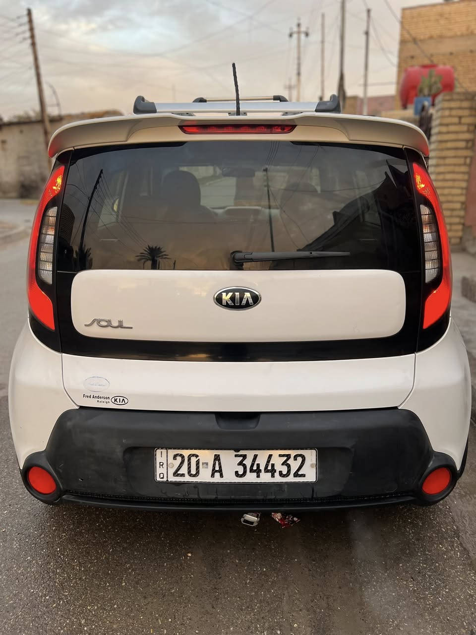 السلام عليكم 
كيا صول موديل 2015
محرك 1600 
 حادث امريكا باب خلفي فقط
وبالعراق صبغ جاملغ وباب اثر طخه بصيطه 
بدون دواخل  
تخم تاير 
فول تحكم 
رقم ديالى الجديد
وبيها بارد السونار موجود بالصور
السعر110 الف
السعر 110 الف
مكاني بغداد بوب الشام 
للاستفسار ***********
