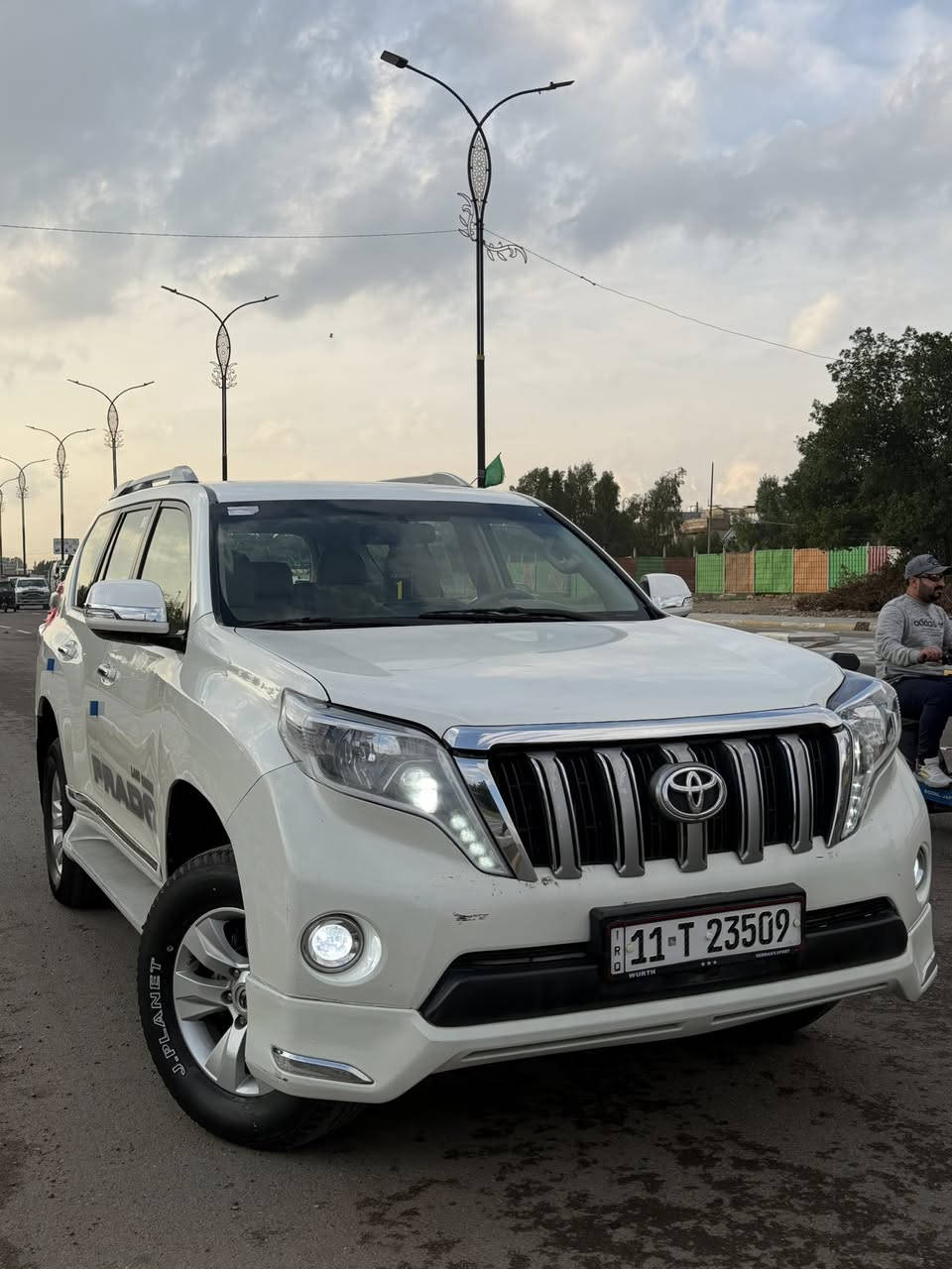 السلام عليكم برادو 2010 محدث 2014 رقم بغداد بسمي تحويل مباشر السعر ( 177$) مكانها بغداد *********** 
سياره جديده بدون نقص محرك 2700 مكفول هوه والكير ما مفتوحات سياره بيها صبغ جاملغ امامي وبابين بدون دواخل فقط رش الباقي مكفول الشراي يتصل
