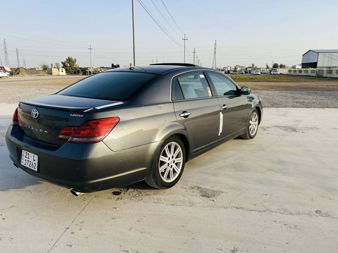 ئه ڤه لؤن 2009 ئه مريكي فول مواسه فات 
گيرو مه كينه ي به شه رت نه كراوه ته وه سه نه وي تا زه يه 
كؤبؤن به نزيني هه يه چوار پارچه ي بؤياغه نمونه له جواني 
جركه ي تيانيه چوار تا يه ي تا زه يه  شوين چم چمال 
نرخي 105 مه جال 
***********
***********
