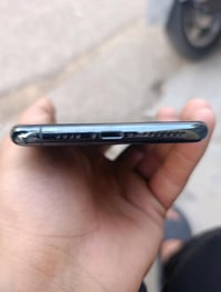 ايفون ١١ برو ماكس • ٦٤ • قفل