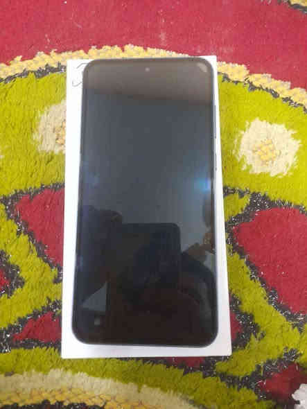 جهاز سامسونك كلكسي A55 5G 
مستخدم قليل 
ذاكرة 256 كيكا 
الذاكرة العشوائية 8 كيكا 
سعة البطارية 5000 ملي امبير 
الشاشة 120 فريم 
سعر الجهاز 325 الف بي مجال بسيط حك جية 
رقم الهاتف *********** 
مكاني بغداد العبيدي بغداد
