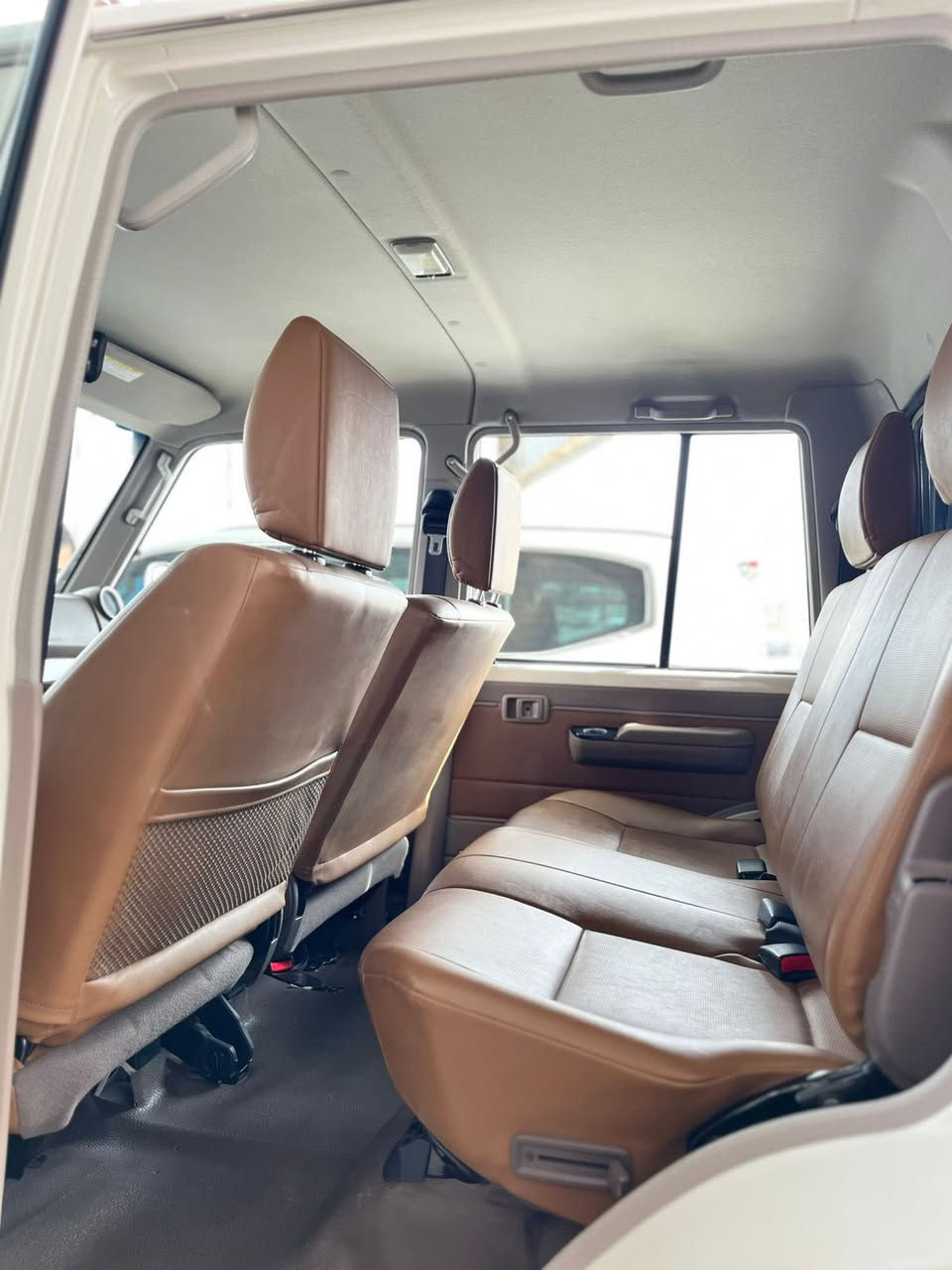 سلام عليكم تويوتا لاندكروزر شاس موديل 2022 فول مواسفات داخل مش مشي بريمي رقةم واحد سيارة رقةم شيمالي سليماني ماشية 37,000 فةقةت صفر صفر مكفولة كةفالة عامة***********
