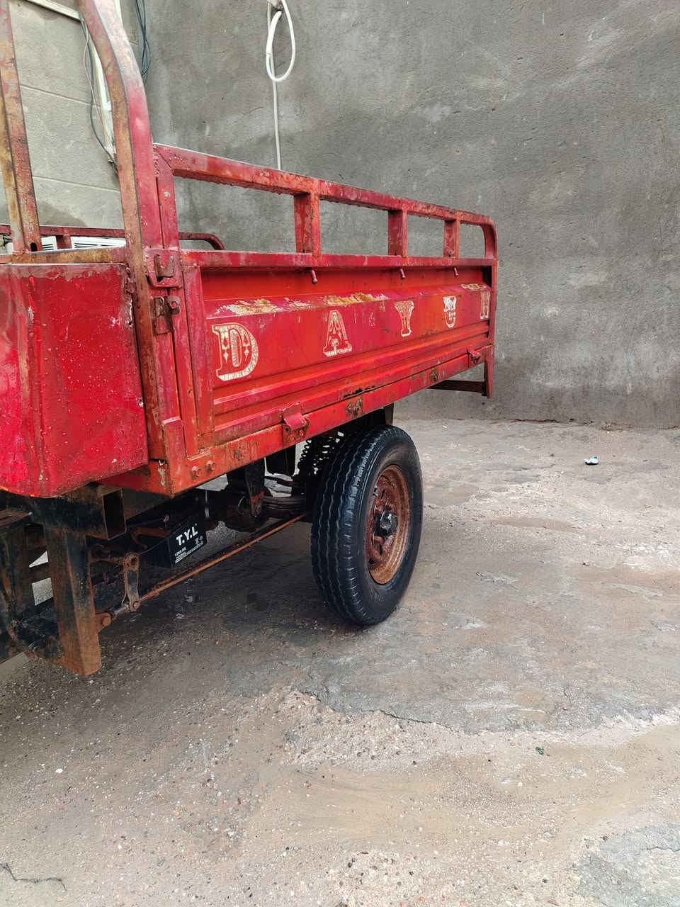 سلام عليكم ستوته دايوان للبيع ادوات مكفوله سعر ٦٠٠ وبيه مجال
المكان بصره خور زبير رقم الهاتف ***********
