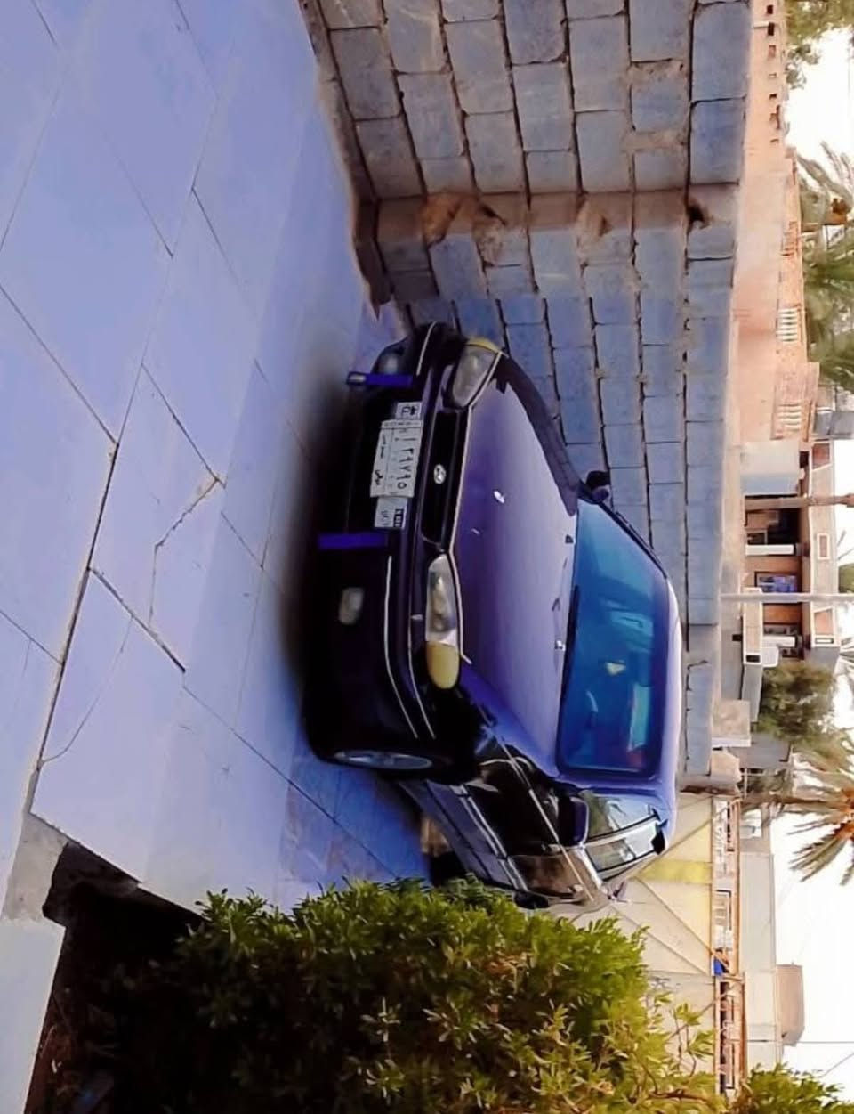 للبيع إلنترا موديل ٩٣ كير محرك شرط تخم تاير جديد سياره جاهزه مال جناي العنوان ديالى الخالص الگوتي السعر ٢٩ وبيه مجال الشراي يتصل ويدلل *********** الخاص مغلق
