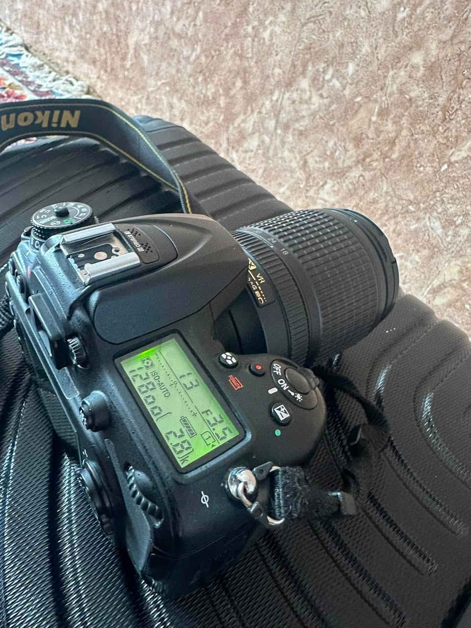 نیکۆن،D7200 لۆک،20k گرتوە لێنزی 18_140  بۆفرۆشت  بەشەرتی هەمو شتێک  تەنها درزێکی کەمی لەشاشەی سەرەوە هەیە   *********** Whatsap
