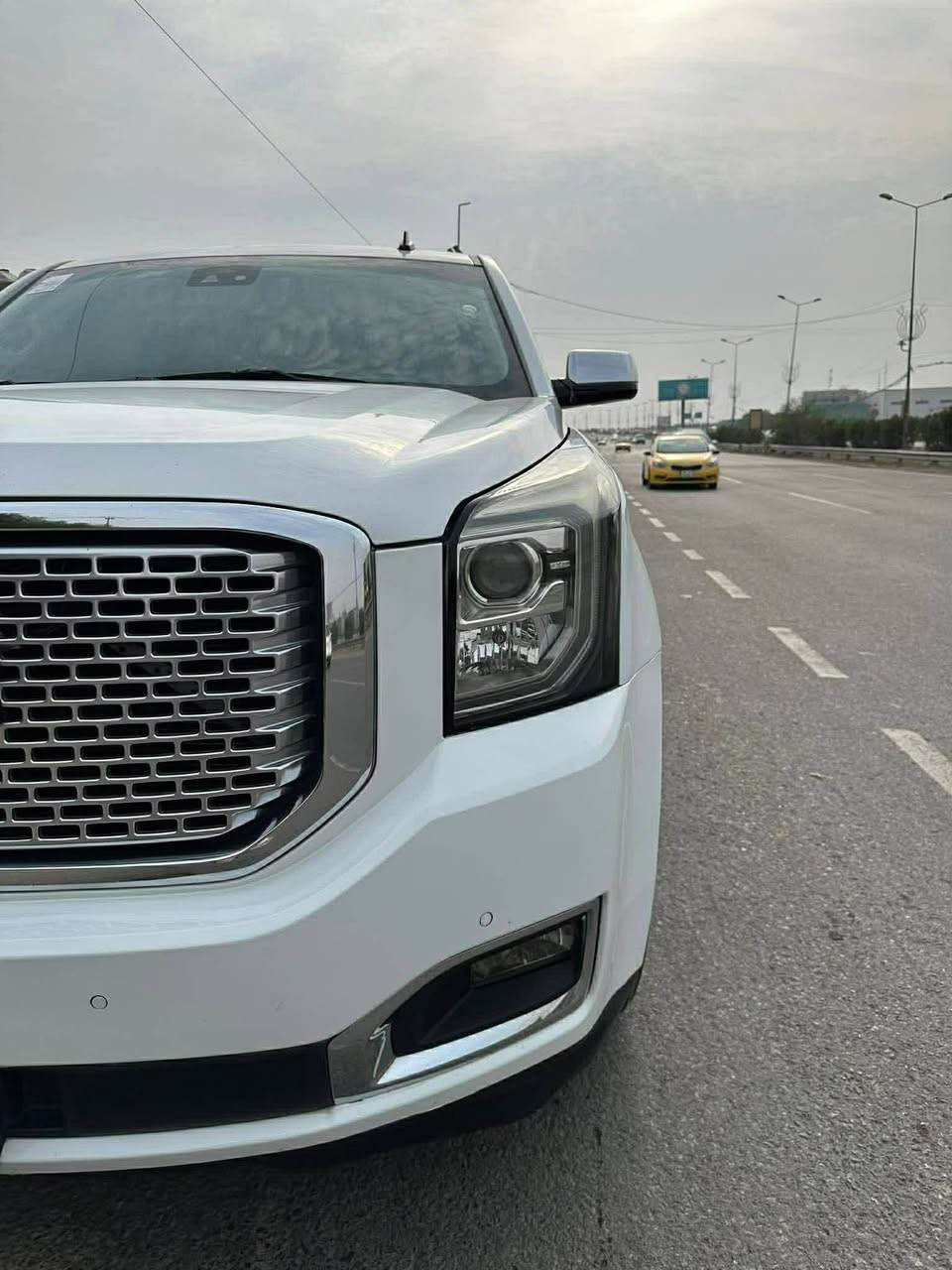 يوكن LT
موديل 2015
بيها قطعتين صبغ 
بدون ايربك جاملغ خالفي وجنطه 
السياره كلش حلوه 
موصفات معروفه ال LT
السعر 285 بغداد بسمي ثاني يوم تحويل 
*********** مكاني بغداد الشعب
