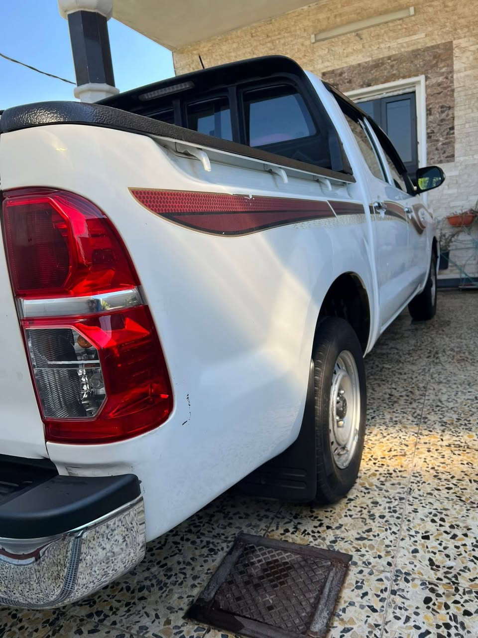 السلام عليكم
بيكم تويوتا 2014  ساز 
رقم سليمانيه شاصي 12 
كير عادي محرك مامفتوح 
مكفوله من الضبغ والتبديل 
بيه. بارد قليل 
العنوان بغداد ابوغريب 
السعر 185$ وبيه مجال 
 ***********
