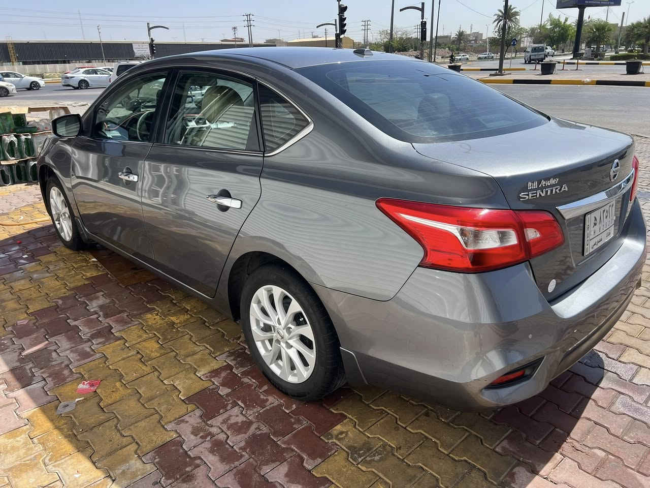 سلام عليكم سيارة للبيع نيسان سنترا موديل ٢٠١٨وارد. أمريكي حادث بسيط خشم جاملغ بدون أير باك سيارة بيهة عطل بسيط بالكير فقط يصدر صوت رجة السعر ١٢٠ وبيهة مجال ***********
