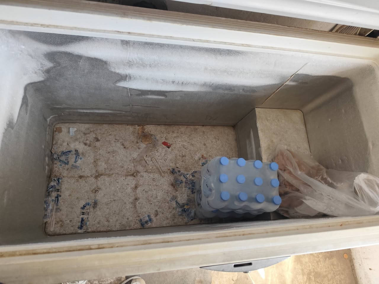 السلام عليكم
براد او مجمده لبيع حله شارع 60 قرب  مجمع الطبي 
محمد وحيد اشعيله  
بسعر 225
بيع مستعجل 
شغالات تبريدهن جيد 
***********
