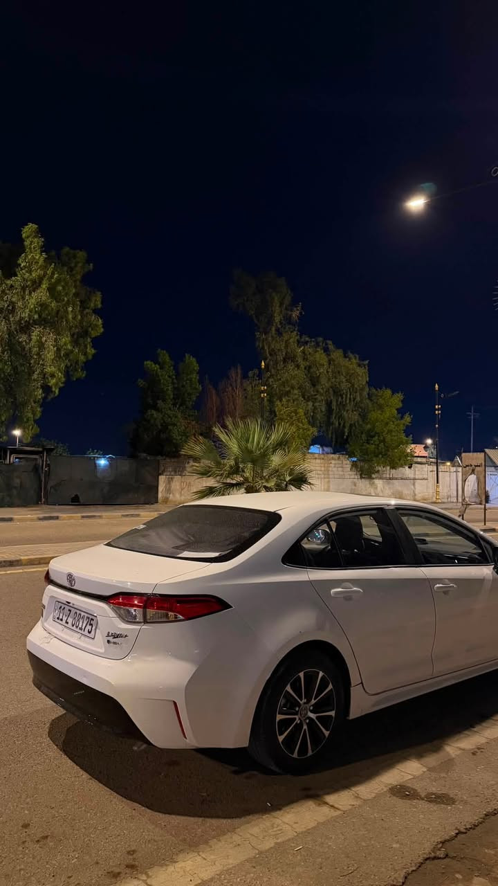 كورلا هايبرد موديل 2025
(السياره بيها دعاميه مبدله ومصبوغه  ولباب الخلفي الوره الصدر مصبوغ مو كامل واصبعين من الجاملغ  فقط السياره نضيفه فول ) 

 (السياره ماشيه 11 الف فقط )

* محرك بنزين سعة 1.8 لتر (4 سلندر).

* نظام هايبرد (HEV) 

* ناقل حركة E-CVT أوتوماتيكي.

* دفع أمامي

    * التحذير من الاصطدام مع الفرملة التلقائية.

    * مثبت سرعة راداري.

    * المحافظة على المسار.

    * قراءة إشارات المرور.

    * الإضاءة العالية التلقائية.

* وسائد هوائية متعددة.

* نظام الثبات الإلكتروني (VSC).

* نظام مانع الانغلاق (ABS). 
 
*فتحه بالسقف .

 

مكان السياره ميسان اي ستفسار *********** 

( السعر خاص )
