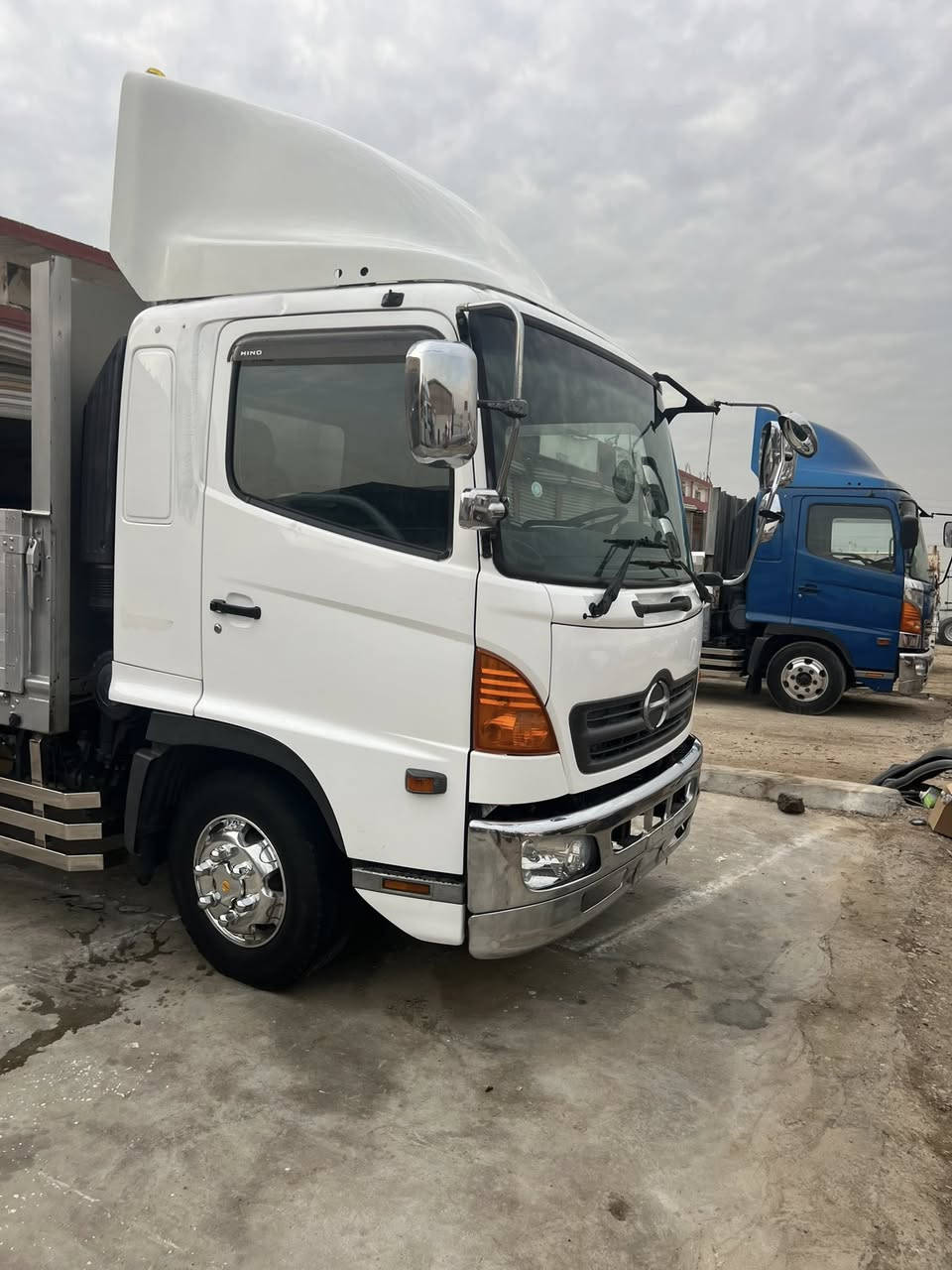 السلام عليكم سياره للبيع دخول جديد
موديل 2023رقم بغداد مكينه 80عادي سته وربع بلادي

العنوان واسط الصويرة ***********
